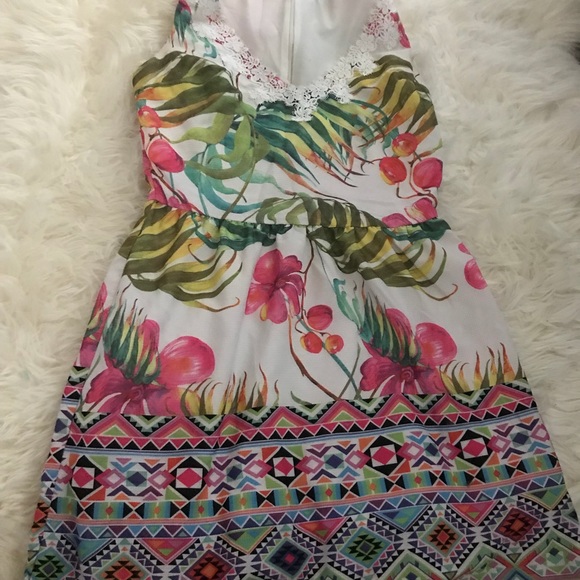 Women dresses - Picture 2 of 4